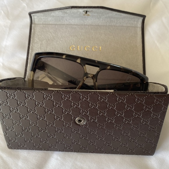 Gucci GG3532 Grey Tortoise and Clear Sunglasses and Case - Picture 6 of 8